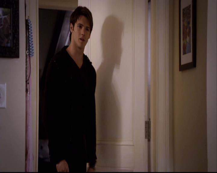 VampireDiariesWorld-dot-org_2x11ByTheLightOfTheMoon0096.jpg