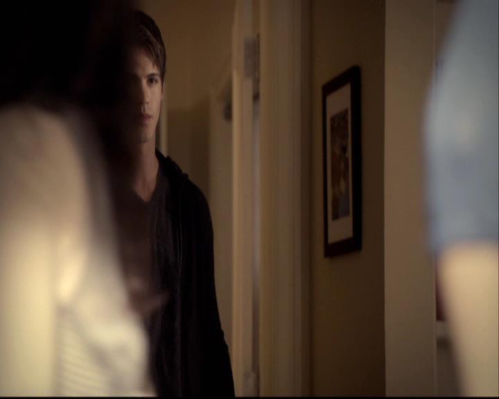 VampireDiariesWorld-dot-org_2x11ByTheLightOfTheMoon0109.jpg