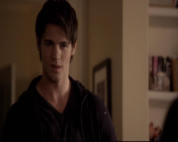 VampireDiariesWorld-dot-org_2x11ByTheLightOfTheMoon0119.jpg