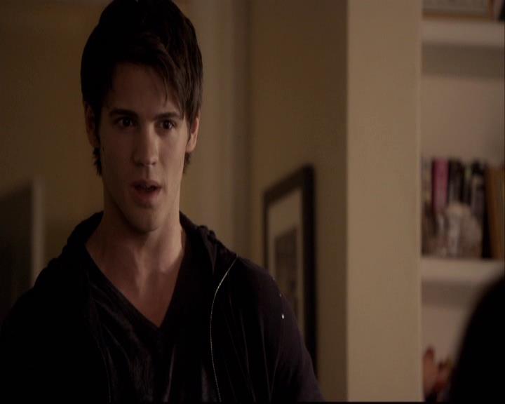 VampireDiariesWorld-dot-org_2x11ByTheLightOfTheMoon0122.jpg