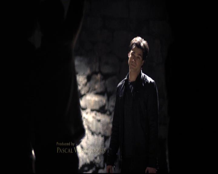 VampireDiariesWorld-dot-org_2x11ByTheLightOfTheMoon0195.jpg