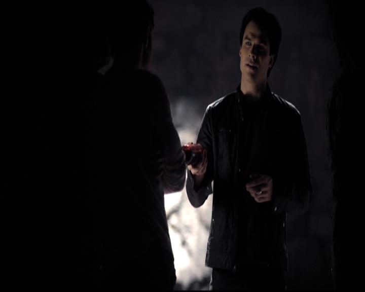 VampireDiariesWorld-dot-org_2x11ByTheLightOfTheMoon0211.jpg
