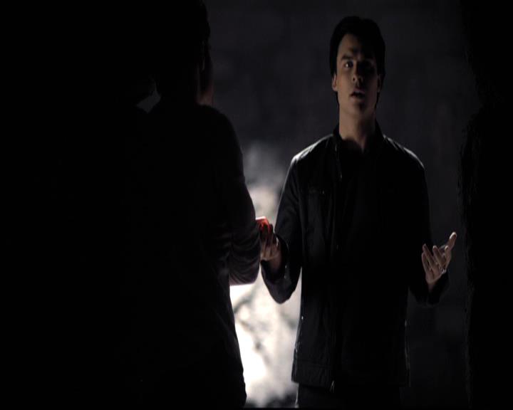 VampireDiariesWorld-dot-org_2x11ByTheLightOfTheMoon0212.jpg