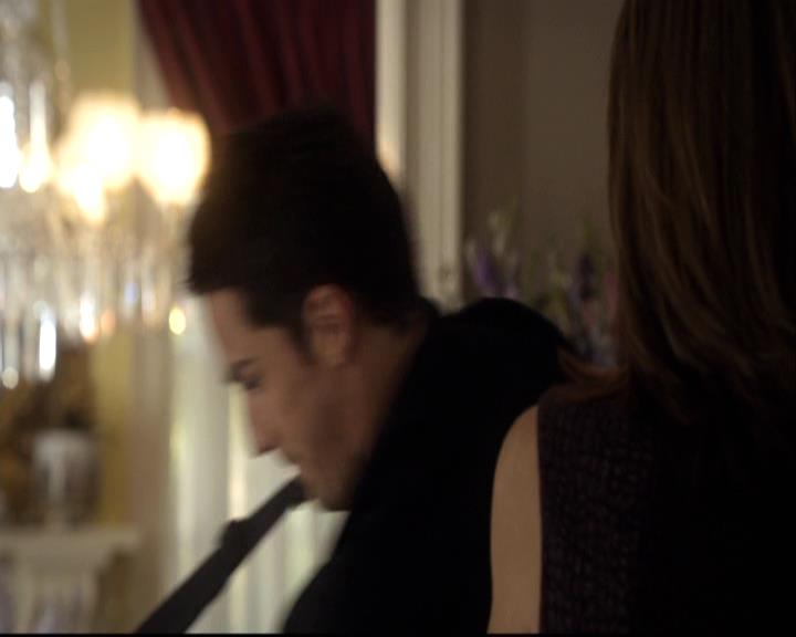 VampireDiariesWorld-dot-org_2x11ByTheLightOfTheMoon0247.jpg