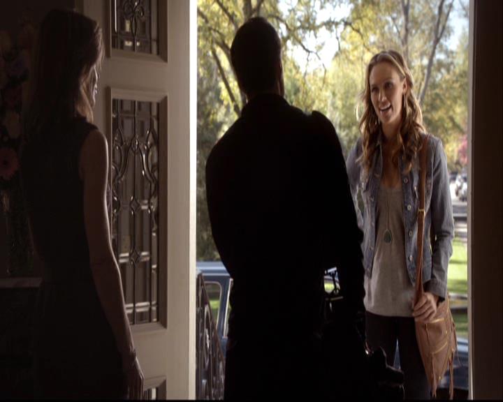 VampireDiariesWorld-dot-org_2x11ByTheLightOfTheMoon0256.jpg