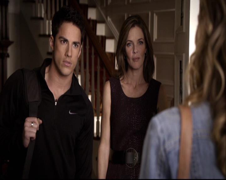 VampireDiariesWorld-dot-org_2x11ByTheLightOfTheMoon0258.jpg