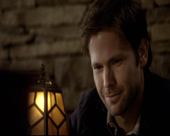 VampireDiariesWorld-dot-org_2x11ByTheLightOfTheMoon0289.jpg