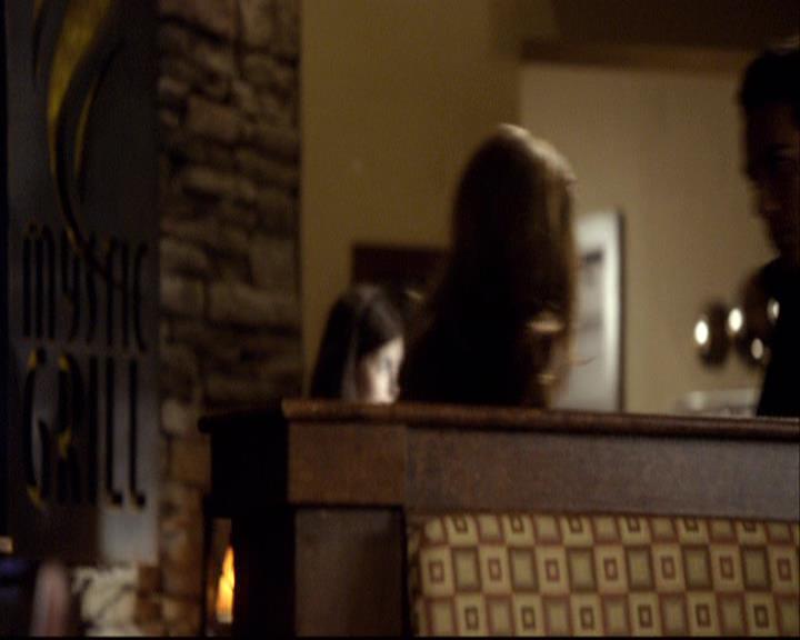 VampireDiariesWorld-dot-org_2x11ByTheLightOfTheMoon0298.jpg