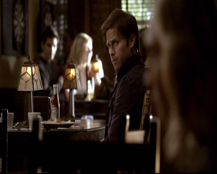 VampireDiariesWorld-dot-org_2x11ByTheLightOfTheMoon0312.jpg