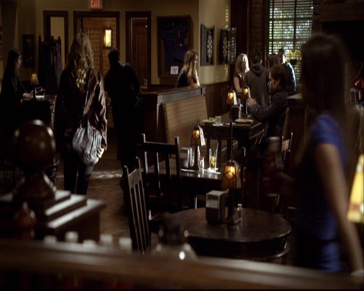 VampireDiariesWorld-dot-org_2x11ByTheLightOfTheMoon0322.jpg