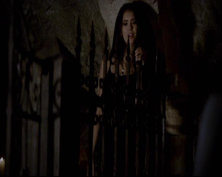 VampireDiariesWorld-dot-org_2x11ByTheLightOfTheMoon0761.jpg