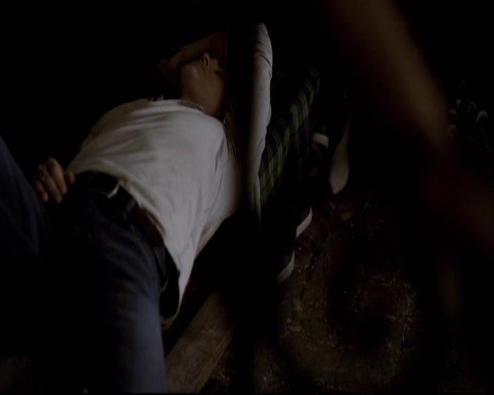 VampireDiariesWorld-dot-org_2x11ByTheLightOfTheMoon0768.jpg