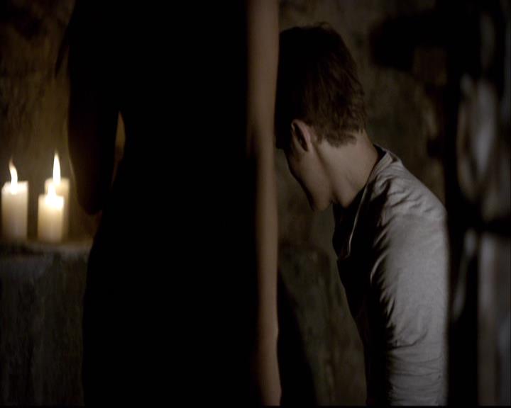 VampireDiariesWorld-dot-org_2x11ByTheLightOfTheMoon0795.jpg