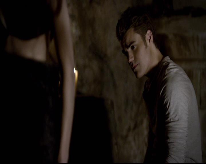 VampireDiariesWorld-dot-org_2x11ByTheLightOfTheMoon0801.jpg