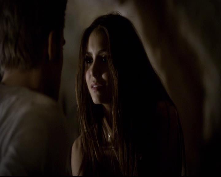 VampireDiariesWorld-dot-org_2x11ByTheLightOfTheMoon0820.jpg