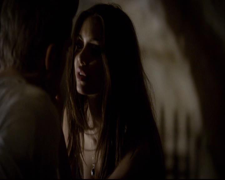 VampireDiariesWorld-dot-org_2x11ByTheLightOfTheMoon0828.jpg