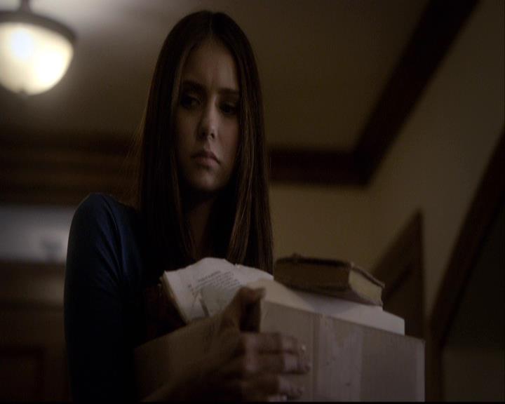 VampireDiariesWorld-dot-org_2x11ByTheLightOfTheMoon0871.jpg