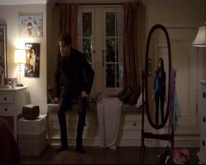 VampireDiariesWorld-dot-org_2x11ByTheLightOfTheMoon1111.jpg