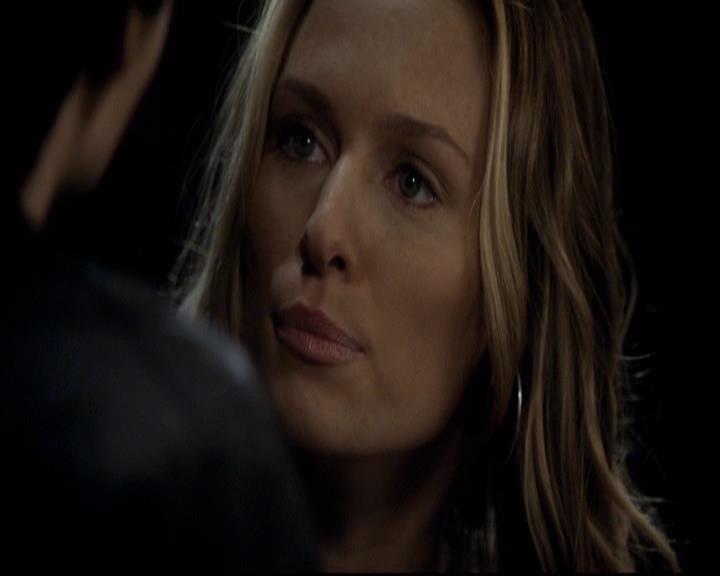 VampireDiariesWorld-dot-org_2x11ByTheLightOfTheMoon1419.jpg