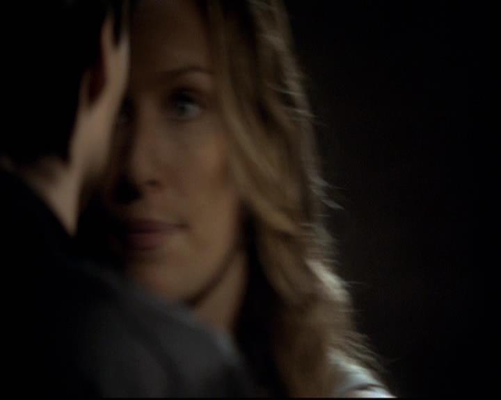 VampireDiariesWorld-dot-org_2x11ByTheLightOfTheMoon1445.jpg