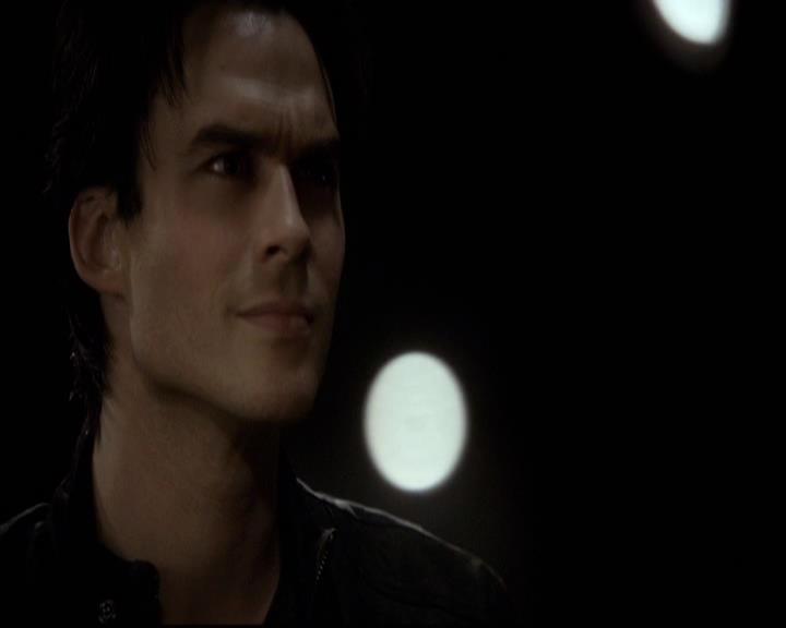 VampireDiariesWorld-dot-org_2x11ByTheLightOfTheMoon1446.jpg