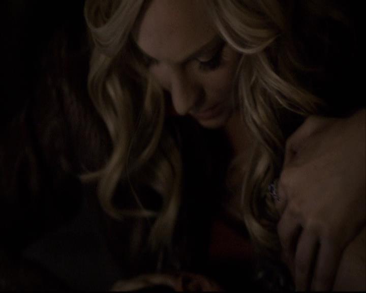VampireDiariesWorld-dot-org_2x11ByTheLightOfTheMoon1548.jpg
