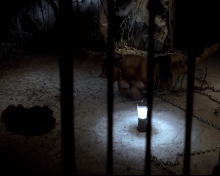 VampireDiariesWorld-dot-org_2x11ByTheLightOfTheMoon1576.jpg