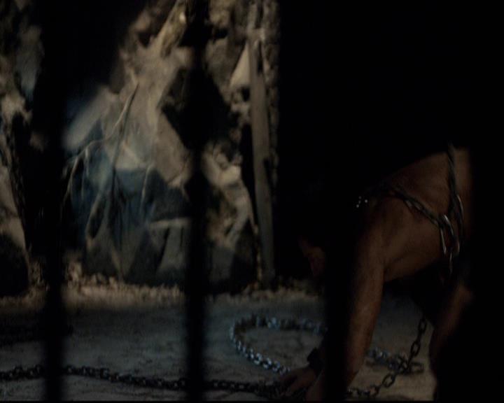 VampireDiariesWorld-dot-org_2x11ByTheLightOfTheMoon1581.jpg