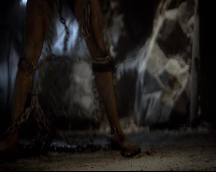 VampireDiariesWorld-dot-org_2x11ByTheLightOfTheMoon1590.jpg
