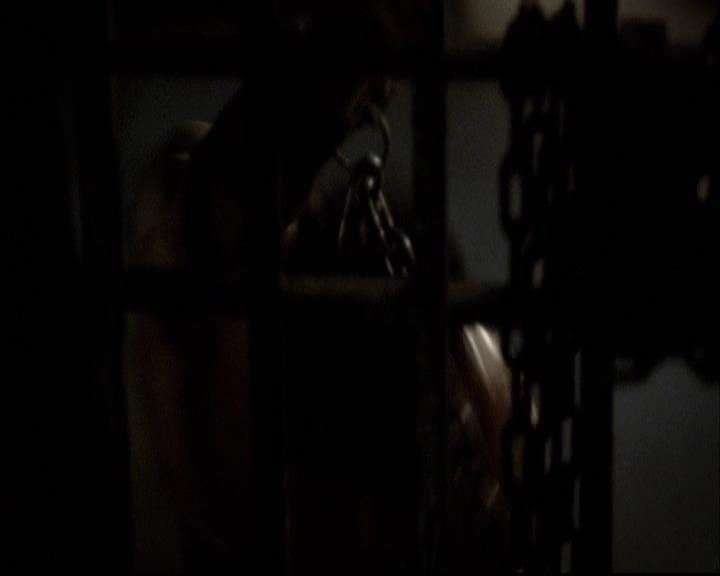 VampireDiariesWorld-dot-org_2x11ByTheLightOfTheMoon1595.jpg