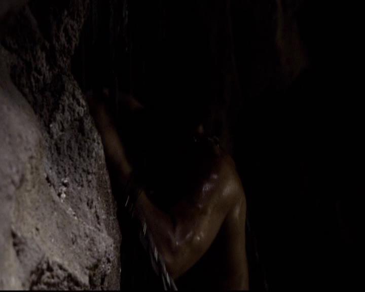 VampireDiariesWorld-dot-org_2x11ByTheLightOfTheMoon1596.jpg