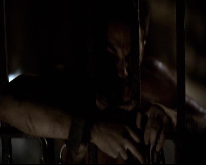VampireDiariesWorld-dot-org_2x11ByTheLightOfTheMoon1598.jpg
