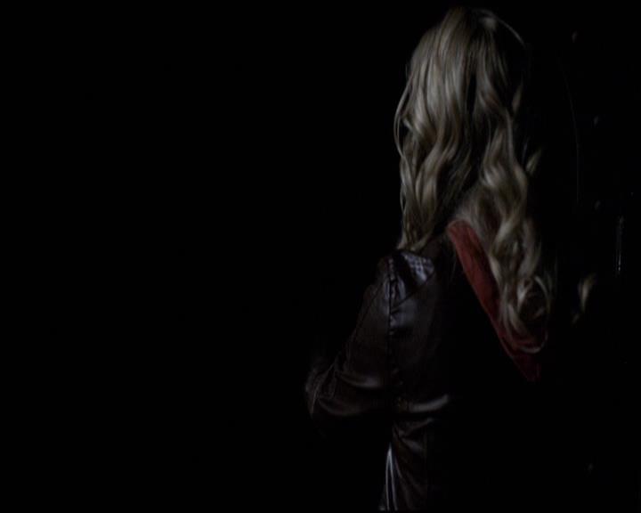 VampireDiariesWorld-dot-org_2x11ByTheLightOfTheMoon1664.jpg