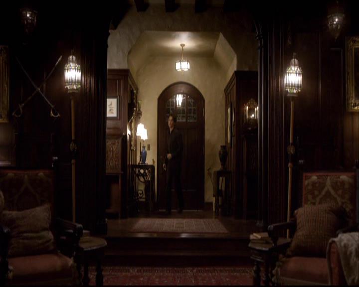 VampireDiariesWorld-dot-org_2x11ByTheLightOfTheMoon1695.jpg