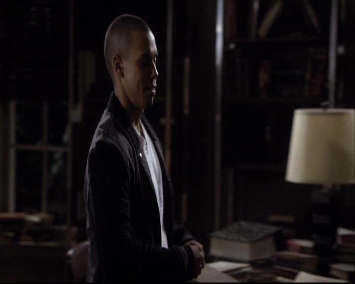 VampireDiariesWorld-dot-org_2x11ByTheLightOfTheMoon1800.jpg