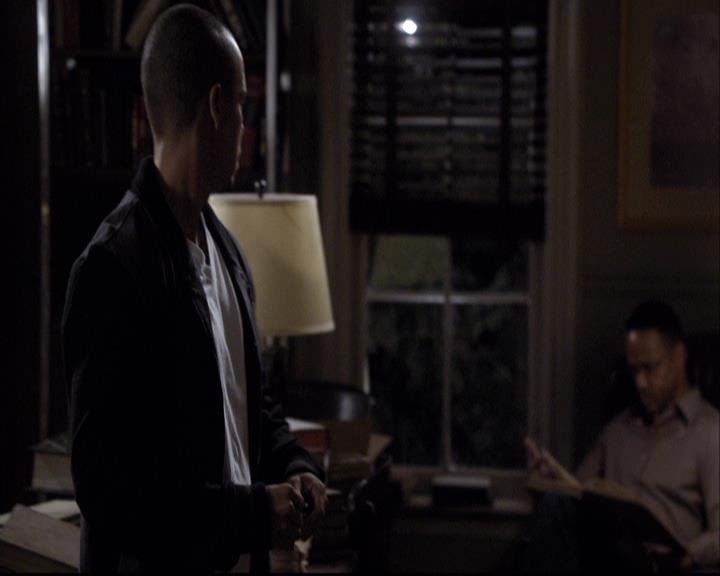 VampireDiariesWorld-dot-org_2x11ByTheLightOfTheMoon1801.jpg