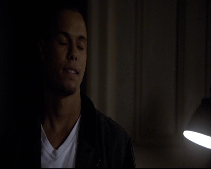VampireDiariesWorld-dot-org_2x11ByTheLightOfTheMoon1831.jpg
