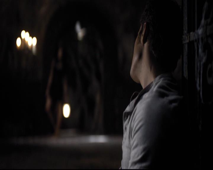 VampireDiariesWorld-dot-org_2x11ByTheLightOfTheMoon1842.jpg