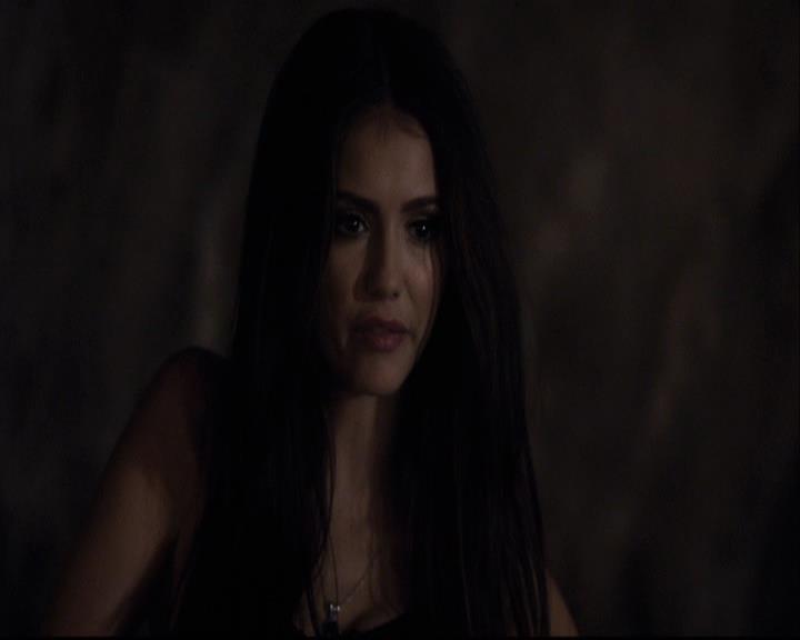 VampireDiariesWorld-dot-org_2x11ByTheLightOfTheMoon1856.jpg