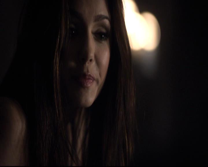 VampireDiariesWorld-dot-org_2x11ByTheLightOfTheMoon1901.jpg