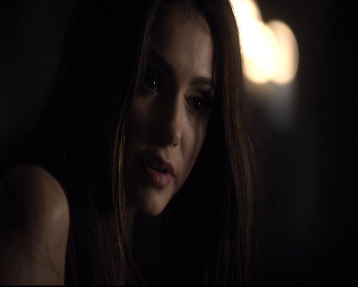 VampireDiariesWorld-dot-org_2x11ByTheLightOfTheMoon1921.jpg
