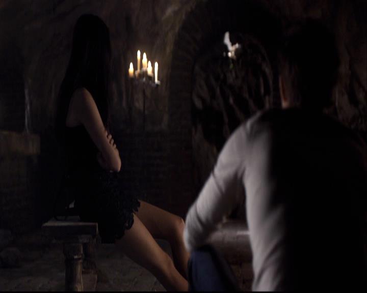 VampireDiariesWorld-dot-org_2x11ByTheLightOfTheMoon1930.jpg