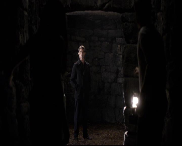 VampireDiariesWorld-dot-org_2x11ByTheLightOfTheMoon1943.jpg