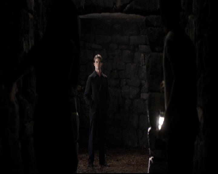 VampireDiariesWorld-dot-org_2x11ByTheLightOfTheMoon1944.jpg