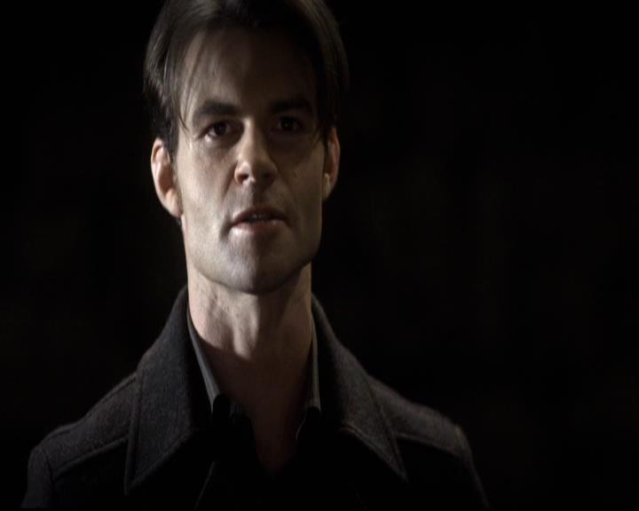 VampireDiariesWorld-dot-org_2x11ByTheLightOfTheMoon1950.jpg