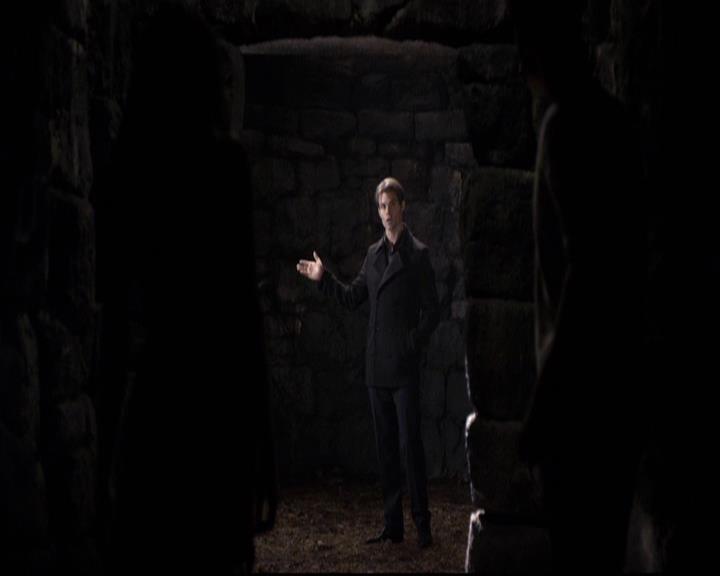 VampireDiariesWorld-dot-org_2x11ByTheLightOfTheMoon1964.jpg