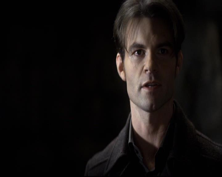 VampireDiariesWorld-dot-org_2x11ByTheLightOfTheMoon1967.jpg