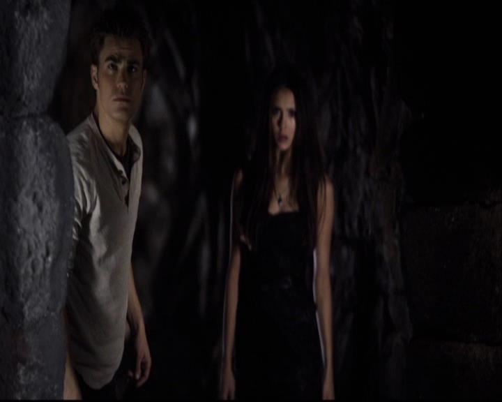 VampireDiariesWorld-dot-org_2x11ByTheLightOfTheMoon1971.jpg