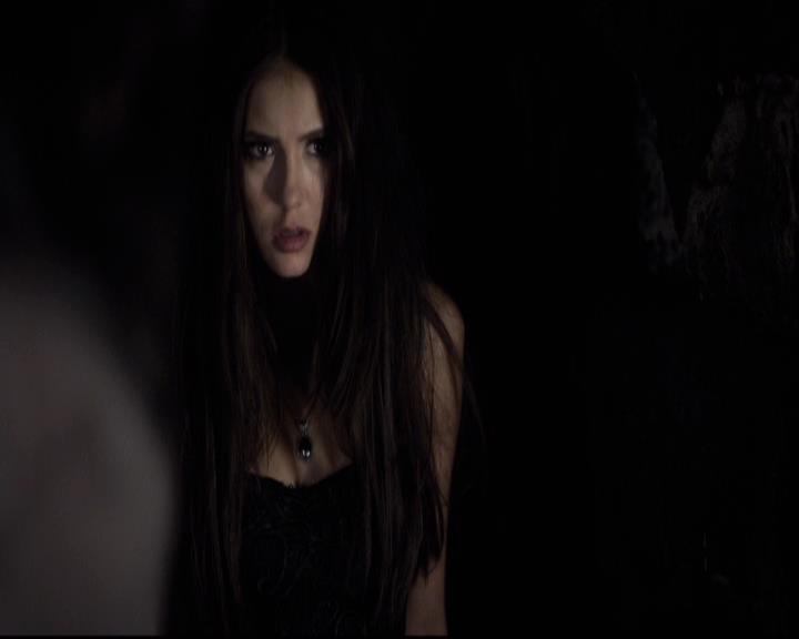 VampireDiariesWorld-dot-org_2x11ByTheLightOfTheMoon1977.jpg