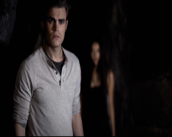 VampireDiariesWorld-dot-org_2x11ByTheLightOfTheMoon1980.jpg